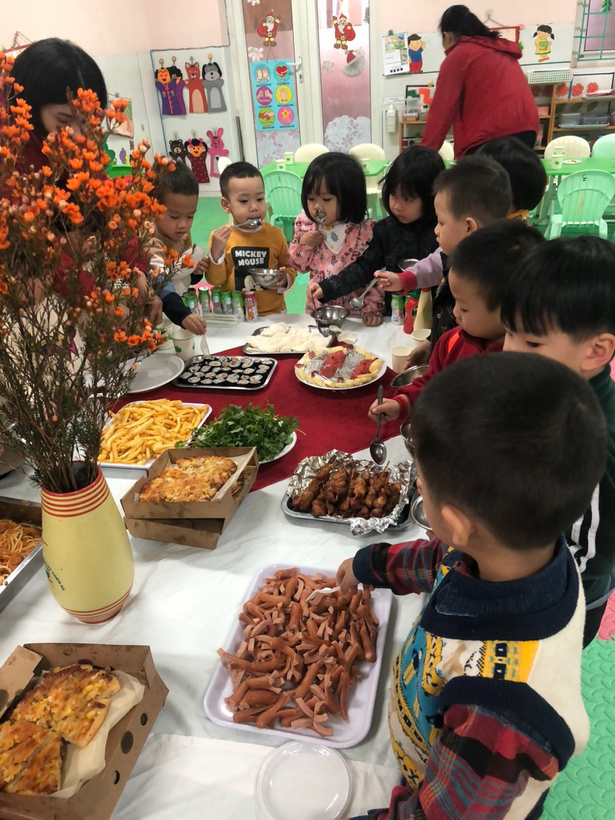 G:\Diễm MG Tuổi thơ\15. Ảnh\Buffe\z3999631534386_eae3a5e671ce6ce14b5bd115edd1fc8c.jpg