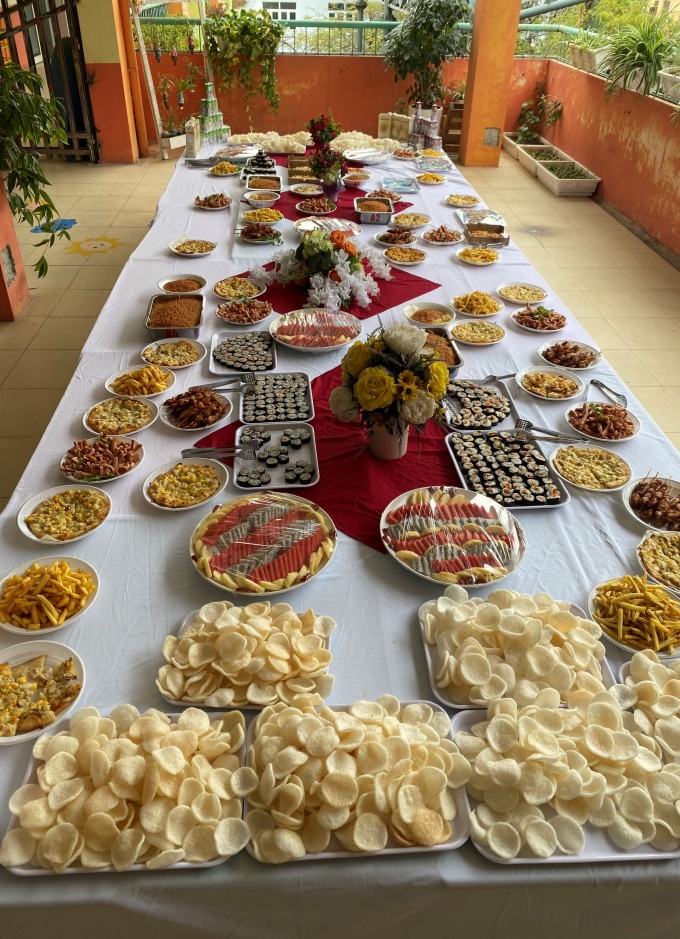 G:\Diễm MG Tuổi thơ\15. Ảnh\Buffe\z4000804234987_901a3ad426fa7a502d7cede54b0cc7f3.jpg