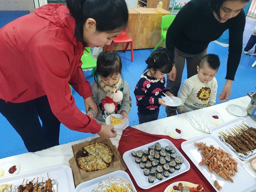 G:\Diễm MG Tuổi thơ\15. Ảnh\Buffe\z3999631503993_df6ef8b2b2ceec324f72e6a8ab36a8f0.jpg