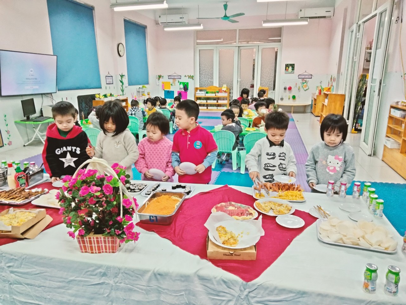 G:\Diễm MG Tuổi thơ\15. Ảnh\Buffe\z3999631562118_24beb2cad9576aaa83776ccbd1d3af6c.jpg