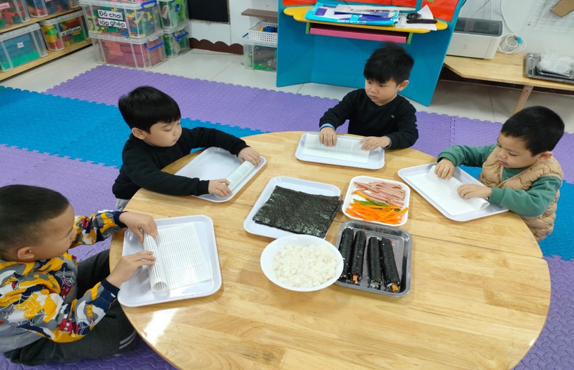 G:\Diễm MG Tuổi thơ\15. Ảnh\Cơm cuộn\z3999633797529_30cf711c78d3ddd7e6061c57efde3aec.jpg