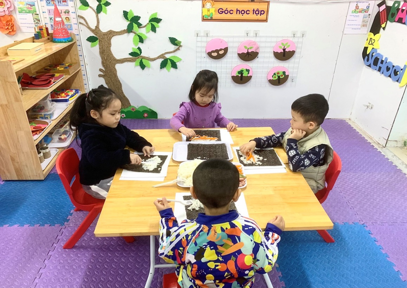 G:\Diễm MG Tuổi thơ\15. Ảnh\Cơm cuộn\z3999633828311_7fba2b04670a33b0162c2cb3b547a2b9.jpg