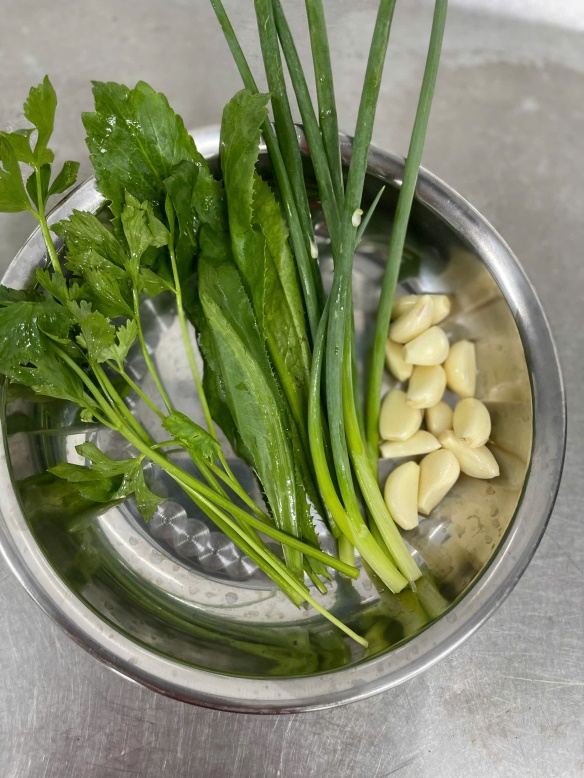 G:\Diễm MG Tuổi thơ\Năm học 2024-2025\3. Nuôi dưỡng\Ảnh\z5958040353813_5813de03770385f3b63802604890f7f5.jpg