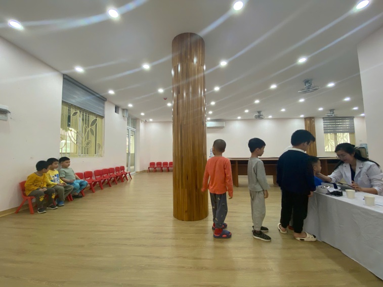 G:\Diễm MG Tuổi thơ\Năm học 2024-2025\4. Y tế\Ảnh khám thinh giác\z5980766329811_bfca928e635c70964d11f58400c472dc.jpg