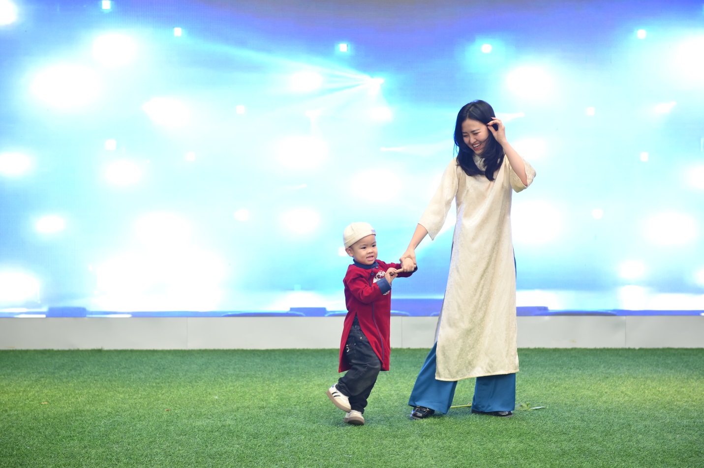 D:\ẢNH\chao xuan at ty 2025\PPX_0156.JPG