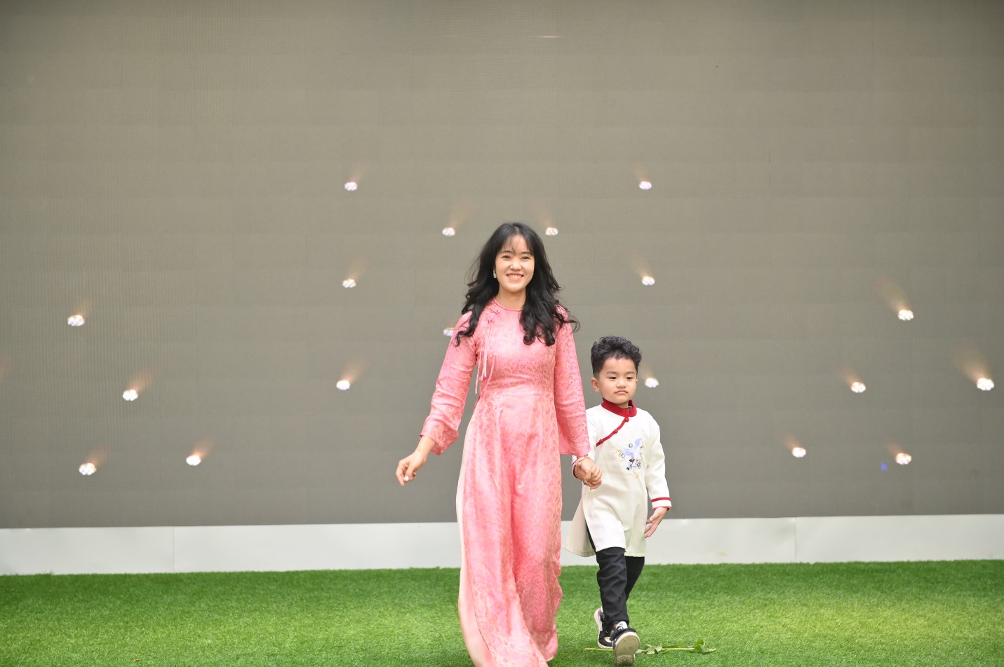 D:\ẢNH\chao xuan at ty 2025\PPX_0251.JPG