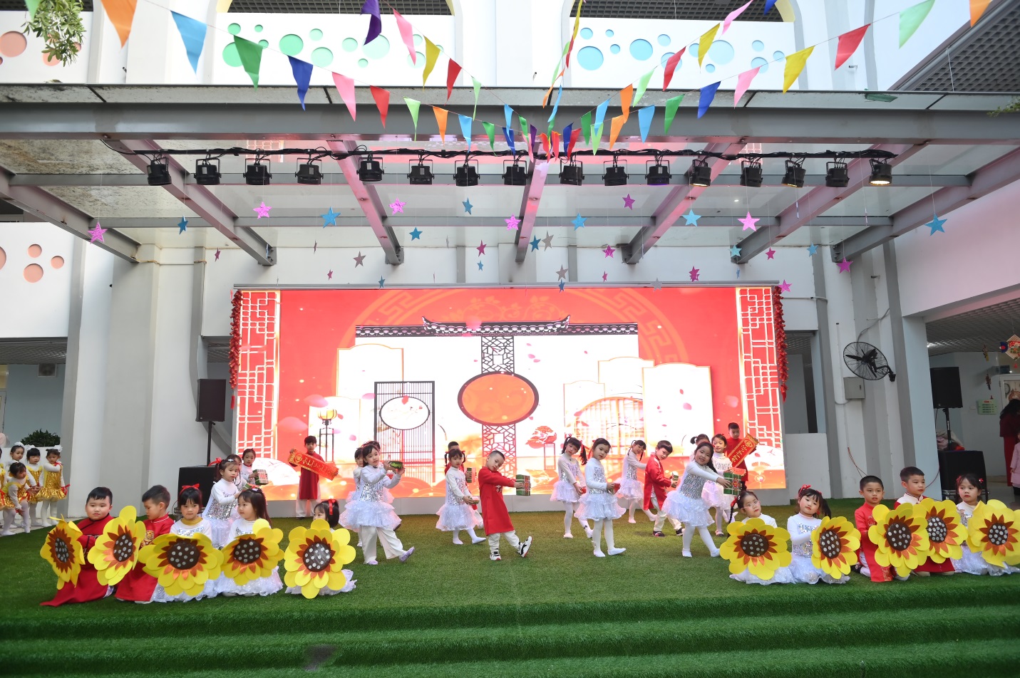 D:\ẢNH\chao xuan at ty 2025\PPX_0069.JPG