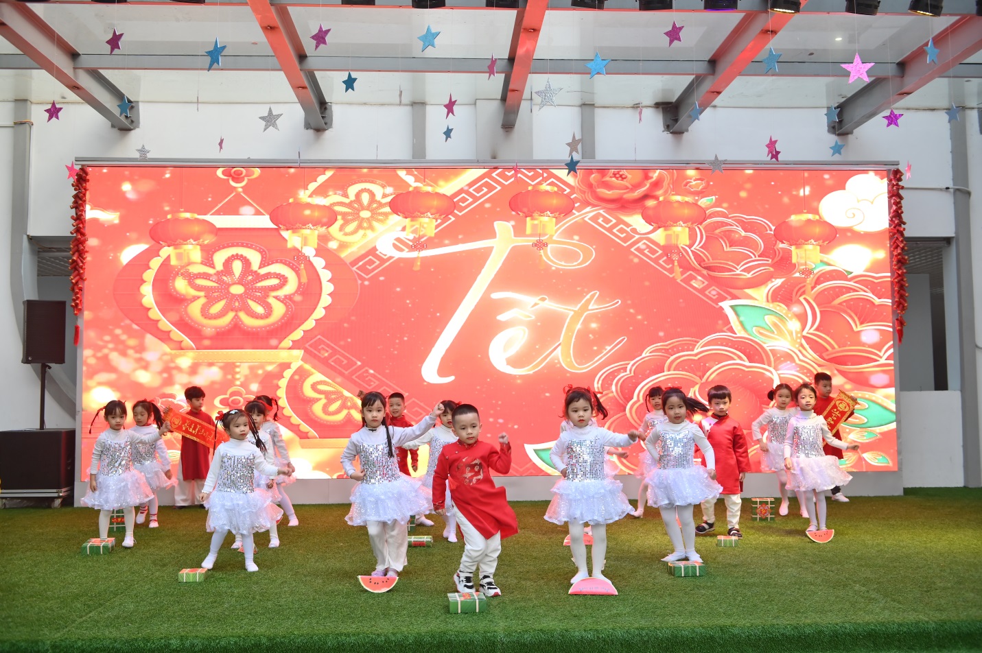 D:\ẢNH\chao xuan at ty 2025\PPX_0078.JPG