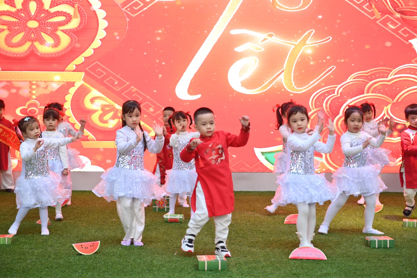 D:\ẢNH\chao xuan at ty 2025\PPX_0080.JPG