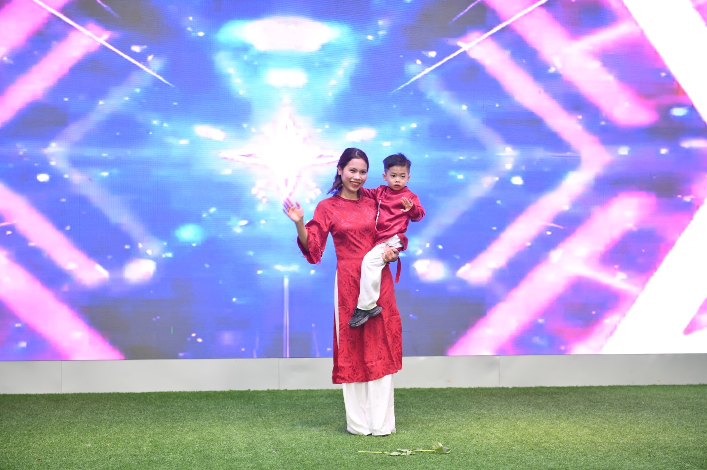 D:\ẢNH\chao xuan at ty 2025\PPX_0311.JPG