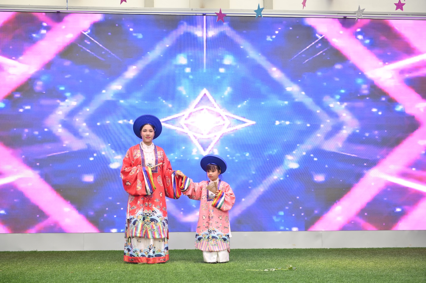 D:\ẢNH\chao xuan at ty 2025\PPX_0329.JPG