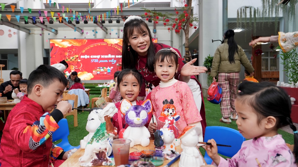 D:\Ảnh và video Tuổi Thơ\Trường Tuổi Thơ\10.ẢNH CHỤP CÁC SỰ KIÊN TRONG NĂM\Ảnh chụp tết\2025.01.14 lễ hội Xuân\Ảnh Hội Xuân_15.1\DSC00156.JPG