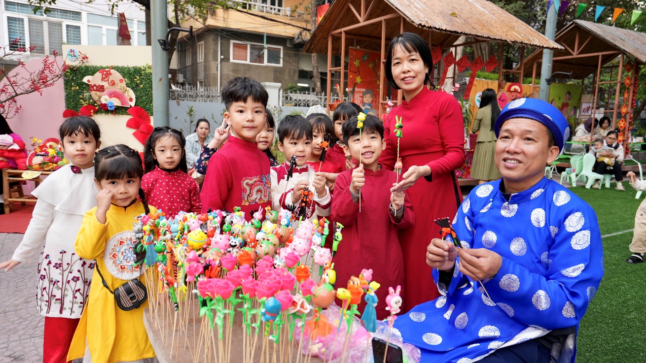 D:\Ảnh và video Tuổi Thơ\Trường Tuổi Thơ\10.ẢNH CHỤP CÁC SỰ KIÊN TRONG NĂM\Ảnh chụp tết\2025.01.14 lễ hội Xuân\Ảnh Hội Xuân_15.1\DSC00090.JPG