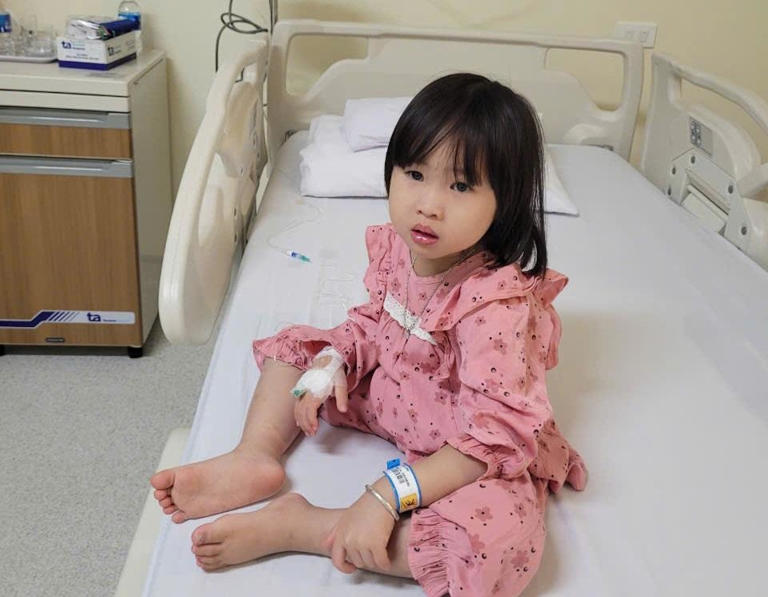 Không khí khô, lạnh dịp cuối năm khiến trẻ dễ mắc nhiều bệnh hô hấp, truyền nhiễm. Ảnh minh họa: Hải Âu