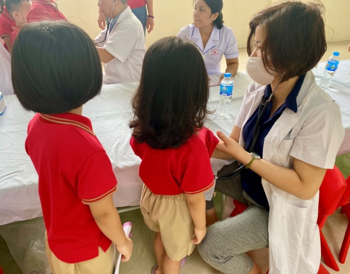 G:\Diễm MG Tuổi thơ\15. Ảnh\Khám SK đầu năm\z4706348881884_b17addd43554b4320b9e6a86ab5e2ed6.jpg