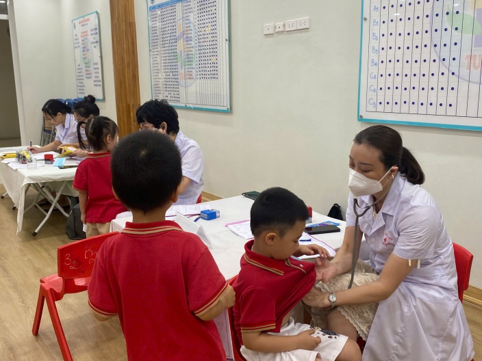 G:\Diễm MG Tuổi thơ\DU LIEU CAC NAM\4. Y TE\2025-2026\Ảnh khám sk hs đầu năm\gen-h-z7076523625551_2b63b178ea4c6378c0b265a263abdfdf.jpg