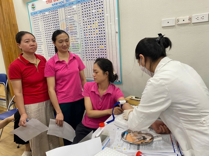 G:\Diễm MG Tuổi thơ\DU LIEU CAC NAM\15. ANH\Khám sk NV 25-26\gen-h-z7117587403068_ebc387c7a6325937b91a3b8fcf68f5b9.jpg