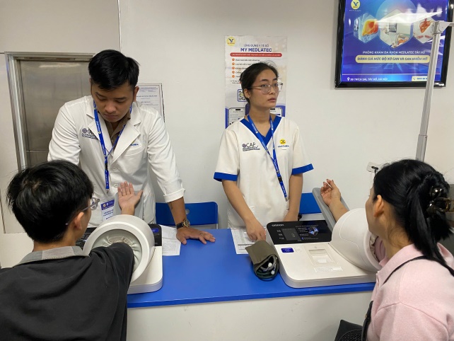 G:\Diễm MG Tuổi thơ\DU LIEU CAC NAM\15. ANH\Khám sk NV 25-26\gen-h-z7117587391281_4ffbc2634e0f5fbcf4765be9c0d2f280.jpg