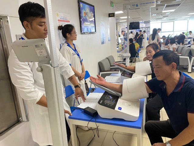 G:\Diễm MG Tuổi thơ\DU LIEU CAC NAM\15. ANH\Khám sk NV 25-26\gen-h-z7117587403875_cedd21b87db7d4f9af471e9c41352354.jpg