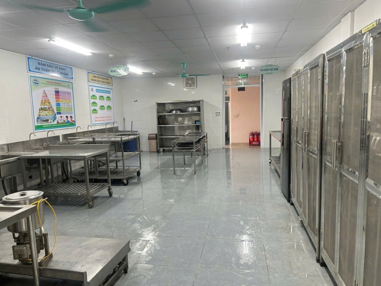 G:\Diễm MG Tuổi thơ\DU LIEU CAC NAM\3. NUOI DUONG\2025-2026\Ảnh VS đón đoàn ktra ATTP\gen-h-z7076511296072_d9fb3b06ea5448b56b474a038aaf634b.jpg