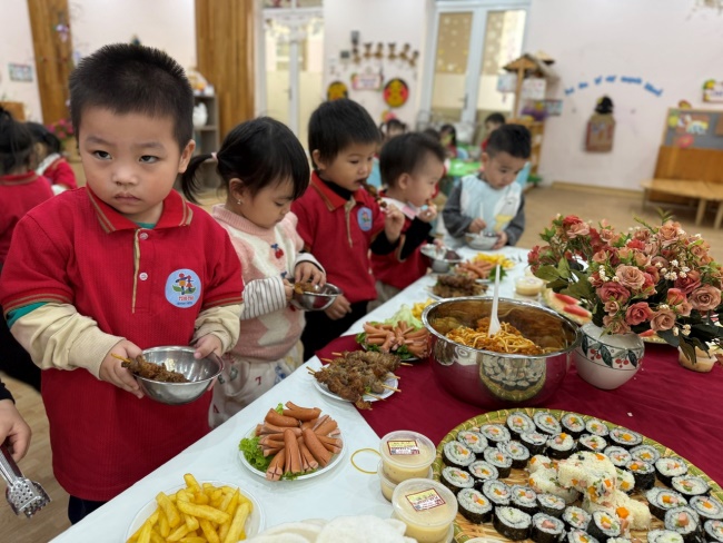 C:\Users\Admin\Desktop\Ảnh Buffet chào 2026\D1\z7367386112135_d756f09cd8a9403e23d9773c786a24f4.jpg