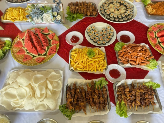 C:\Users\Admin\Desktop\Ảnh Buffet chào 2026\A1\gen-o-z7367967943118_39c6a75e47b848e298142734c2e5a23a.jpg