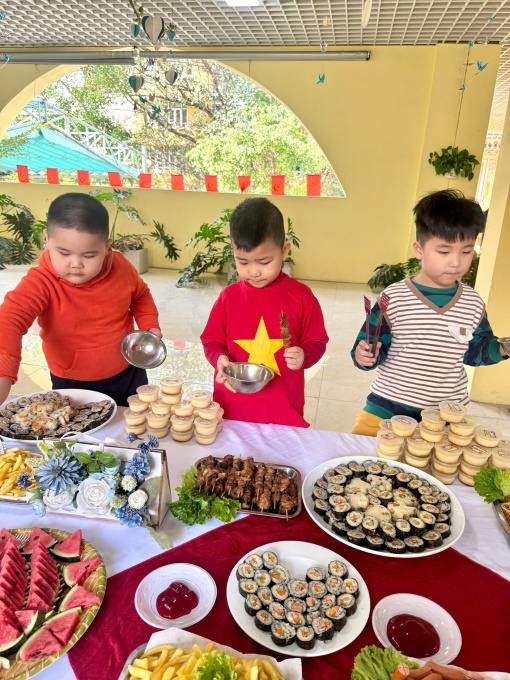 C:\Users\Admin\Desktop\Ảnh Buffet chào 2026\A1\gen-o-z7367967935761_aff3f6557d20b342302fa281e51a8bd9.jpg