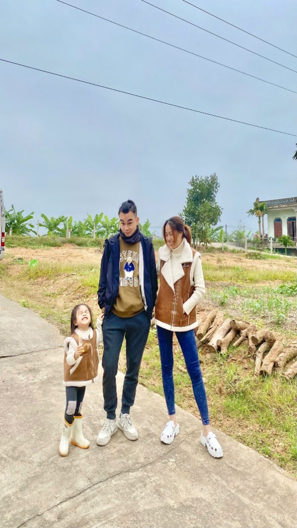 C:\Users\hp\Desktop\Ảnh B3\z6346713991778_67494121f03a9ad76209111812457a5c.jpg