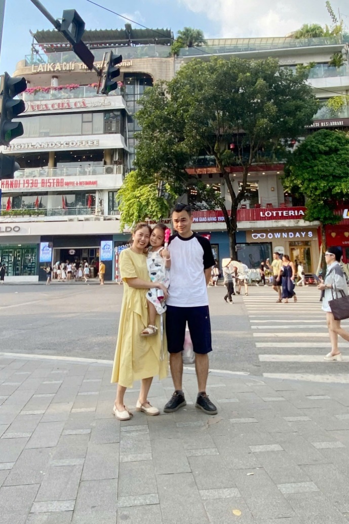 C:\Users\hp\Desktop\Ảnh B3\z6346714050759_6ed4ff41a9b71603a91f454cbf0cb1ce.jpg