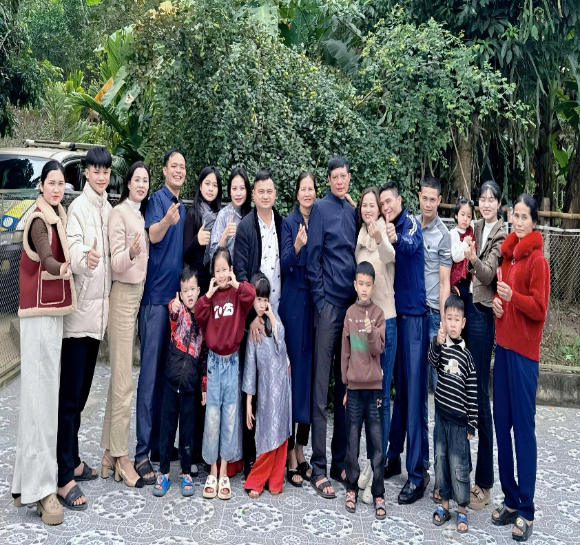 C:\Users\hp\Desktop\Ảnh B3\z6347227656371_0a03f17d3c102ea050138295db556eee.jpg