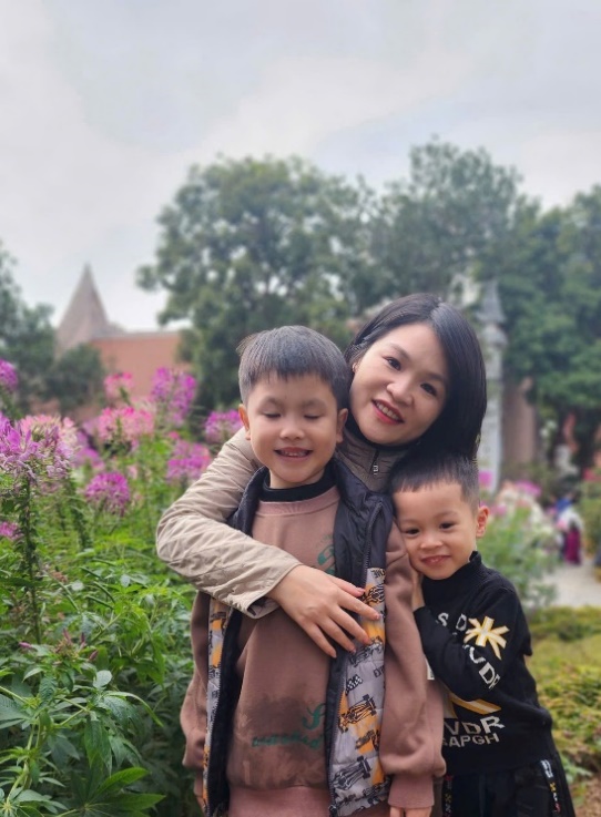 C:\Users\hp\Desktop\Ảnh B3\z6346713898810_d95efe9870a0c358300f2aec57a6dc5c.jpg