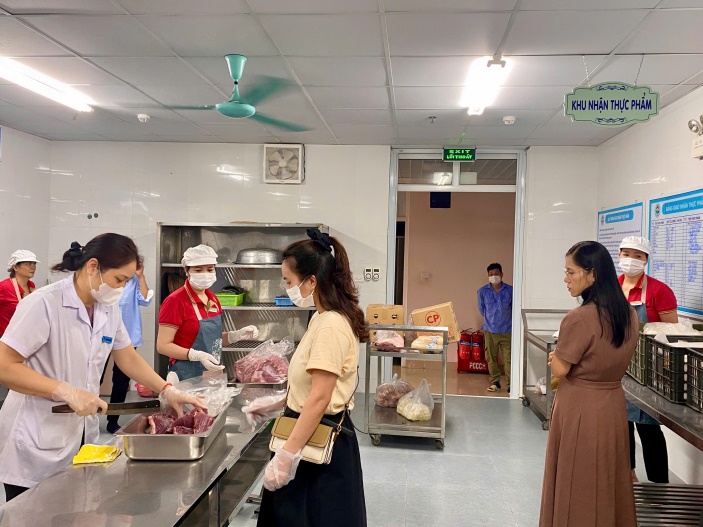 G:\Diễm MG Tuổi thơ\DU LIEU CAC NAM\15. ANH\Ktra VSMT và Y tế 4.2025\z6537522977704_24facde44c2e4447eb34d4d323658144.jpg