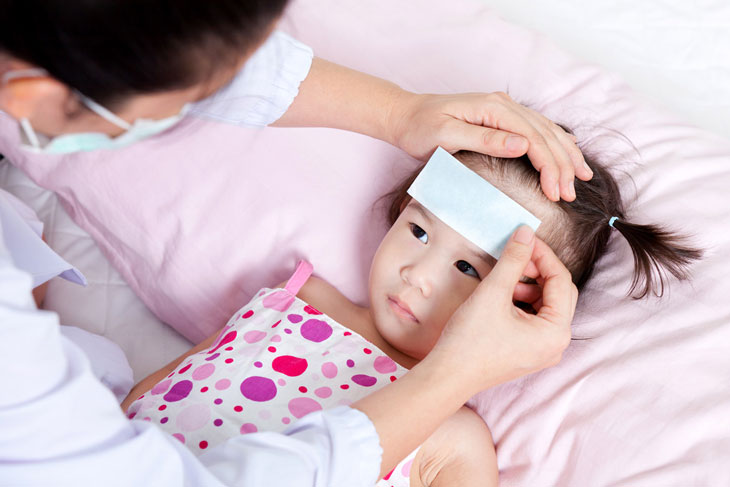 Những điều nên và không nên làm khi trẻ sốt?